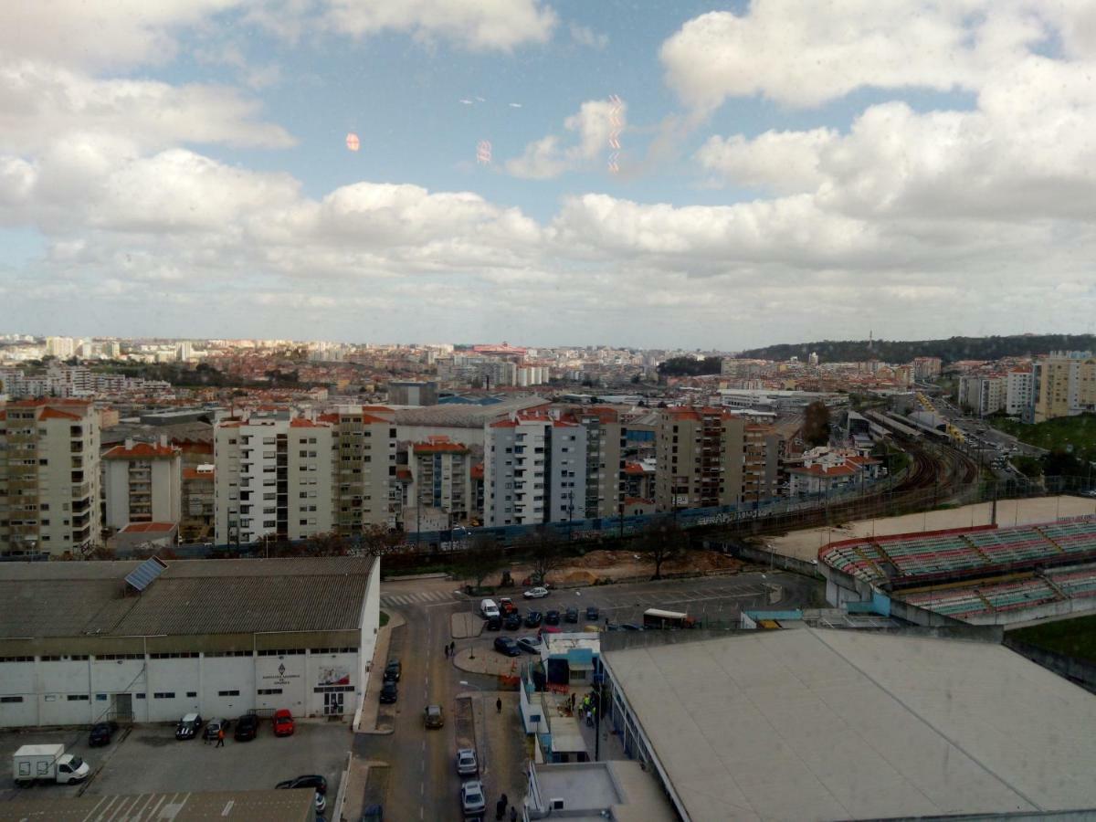 Apartmán In Bed With Lisbon 11K Amadora Exteriér fotografie